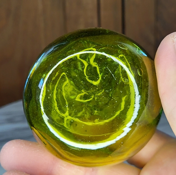 Amber Glass Apple - Picture 5 of 12